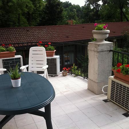 Bed and Breakfast Kalmár Panzió Budapest Exterior foto