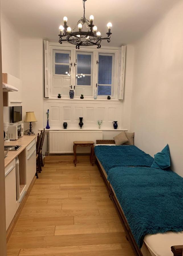 Bed and Breakfast Kalmár Panzió Budapest Exterior foto