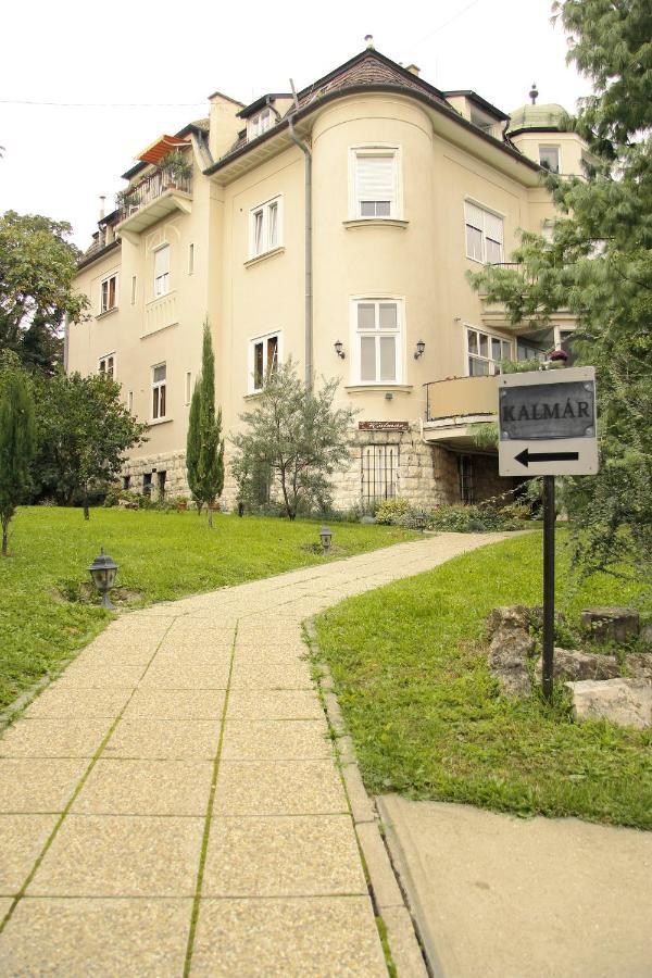 Bed and Breakfast Kalmár Panzió Budapest Exterior foto