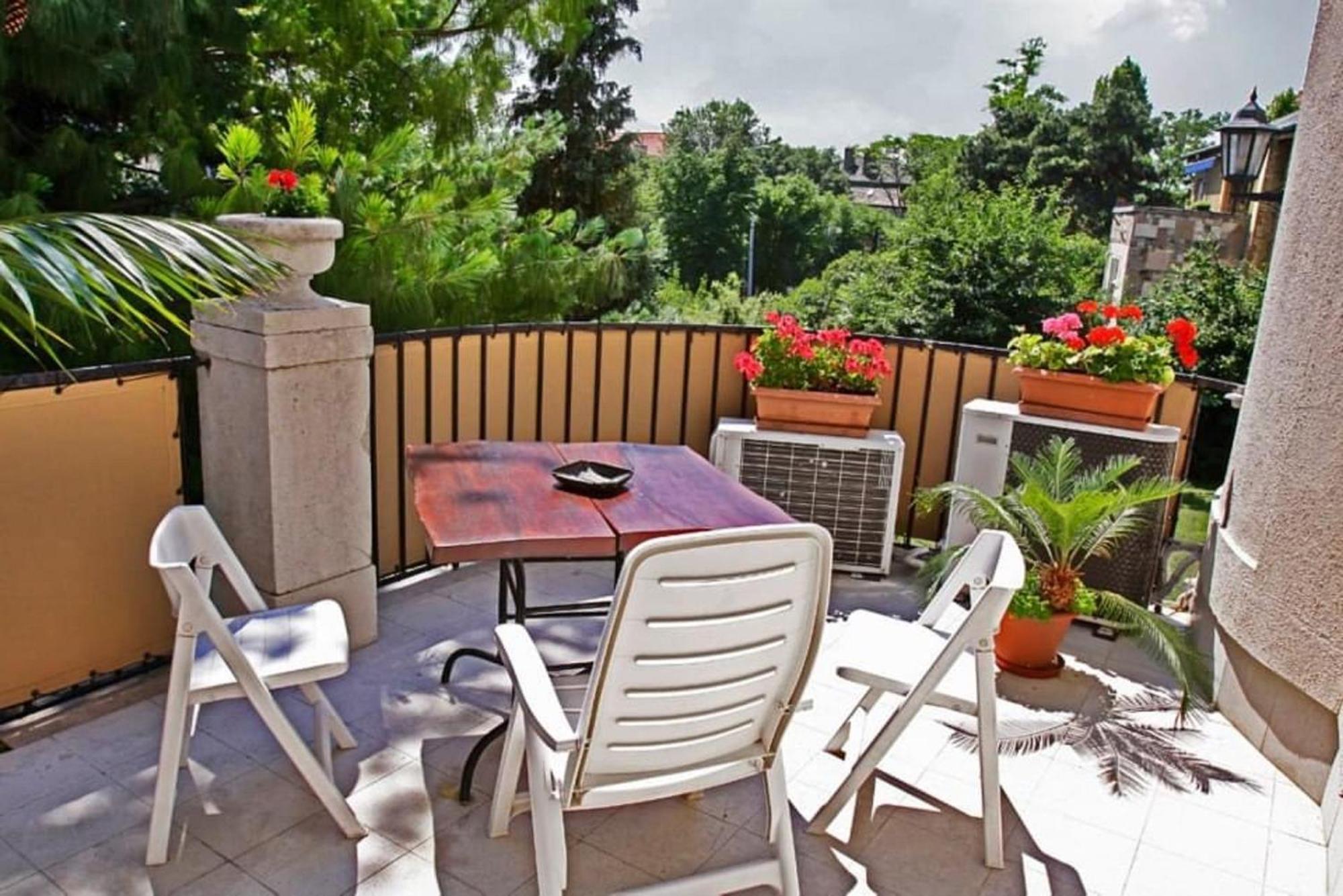 Bed and Breakfast Kalmár Panzió Budapest Exterior foto