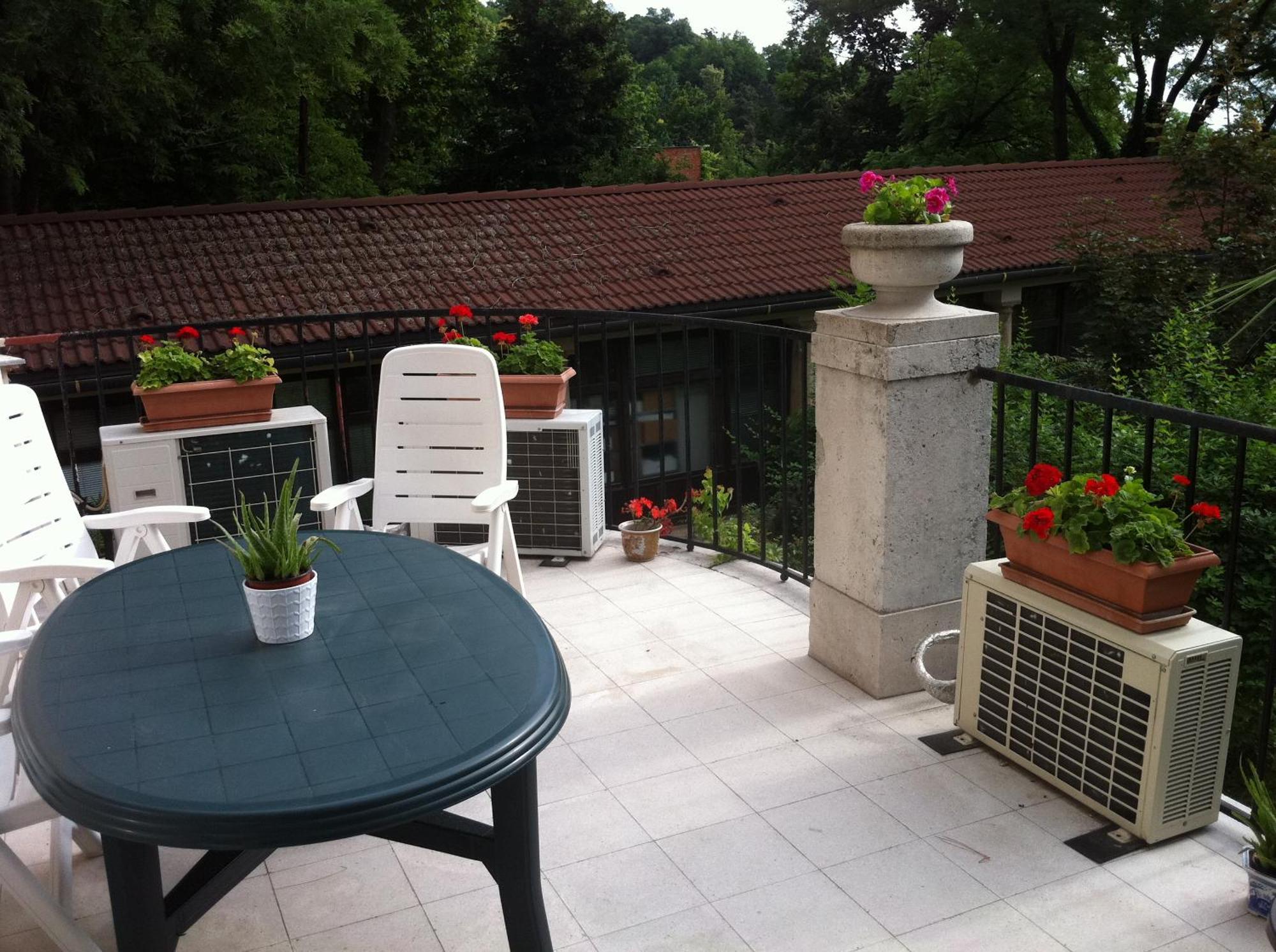 Bed and Breakfast Kalmár Panzió Budapest Exterior foto